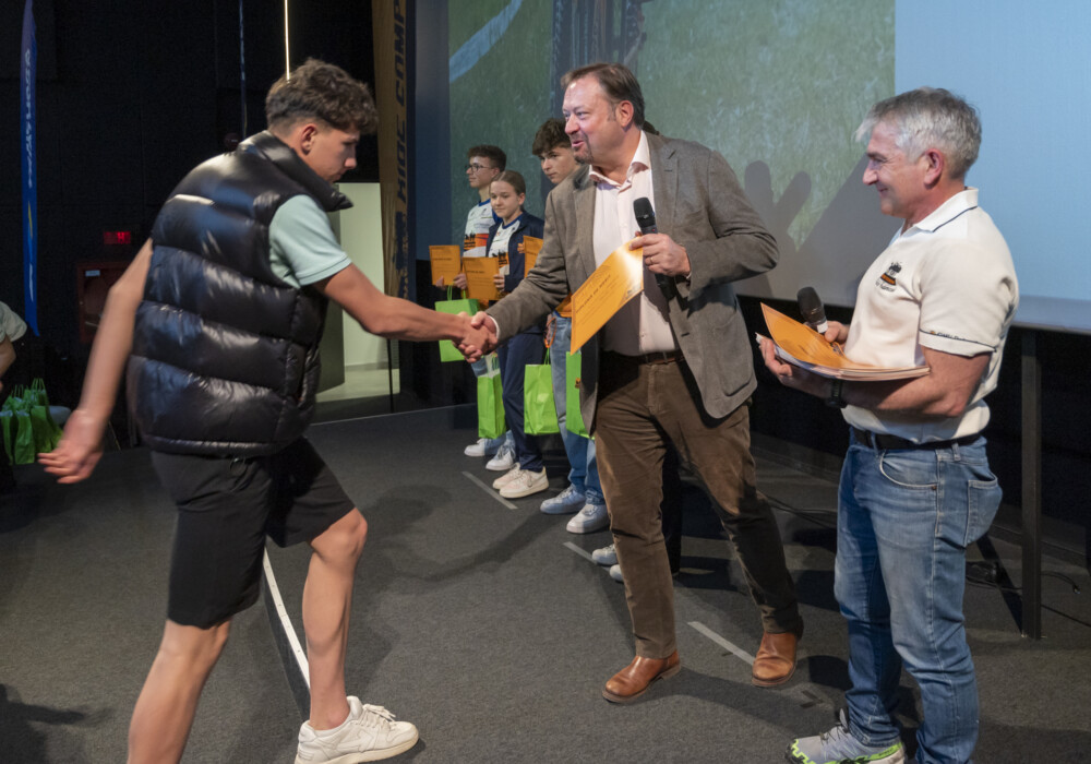 cristiAn_tZecu